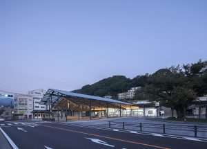 湯河原駅前広場