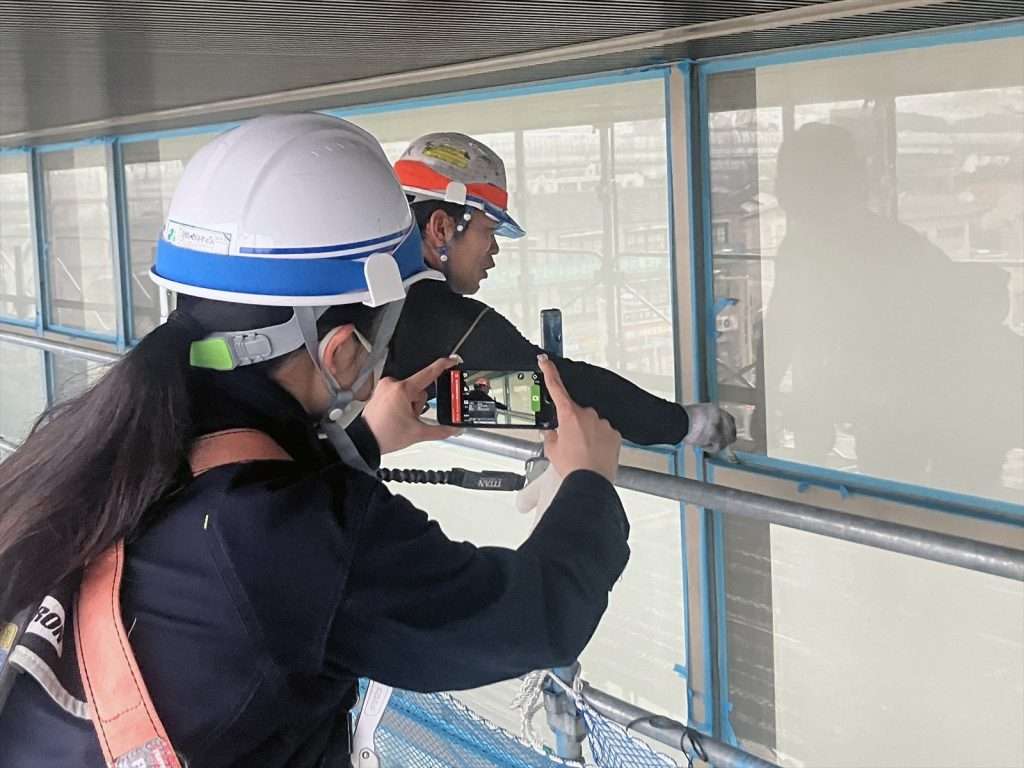 ミライ工事管理アプリ 使用風景2